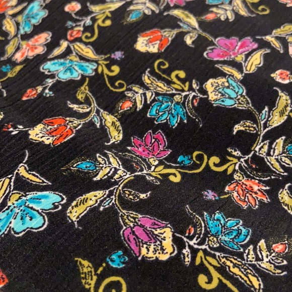 Xhillaration floral pants with pockets & wide leg. - Picture 3 of 6